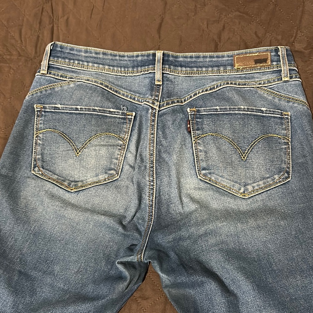 Levi's Revel Bold Curve-Skinny Jeans with Vintage Distressing